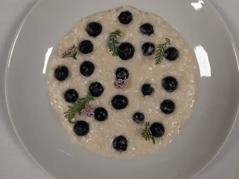 Riso alla robiola e&nbsp;mirtilli