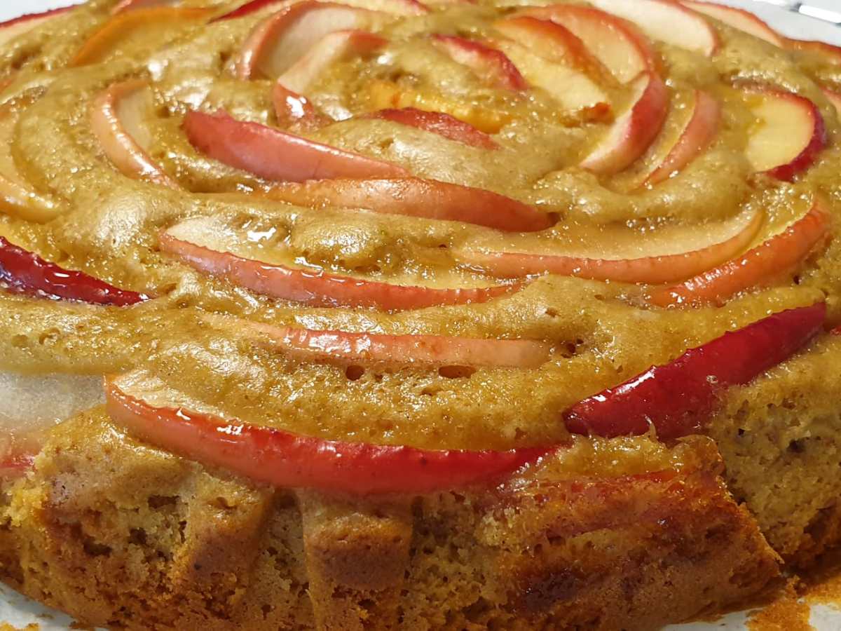 Torta di mele con base di Pan di&nbsp;Spagna